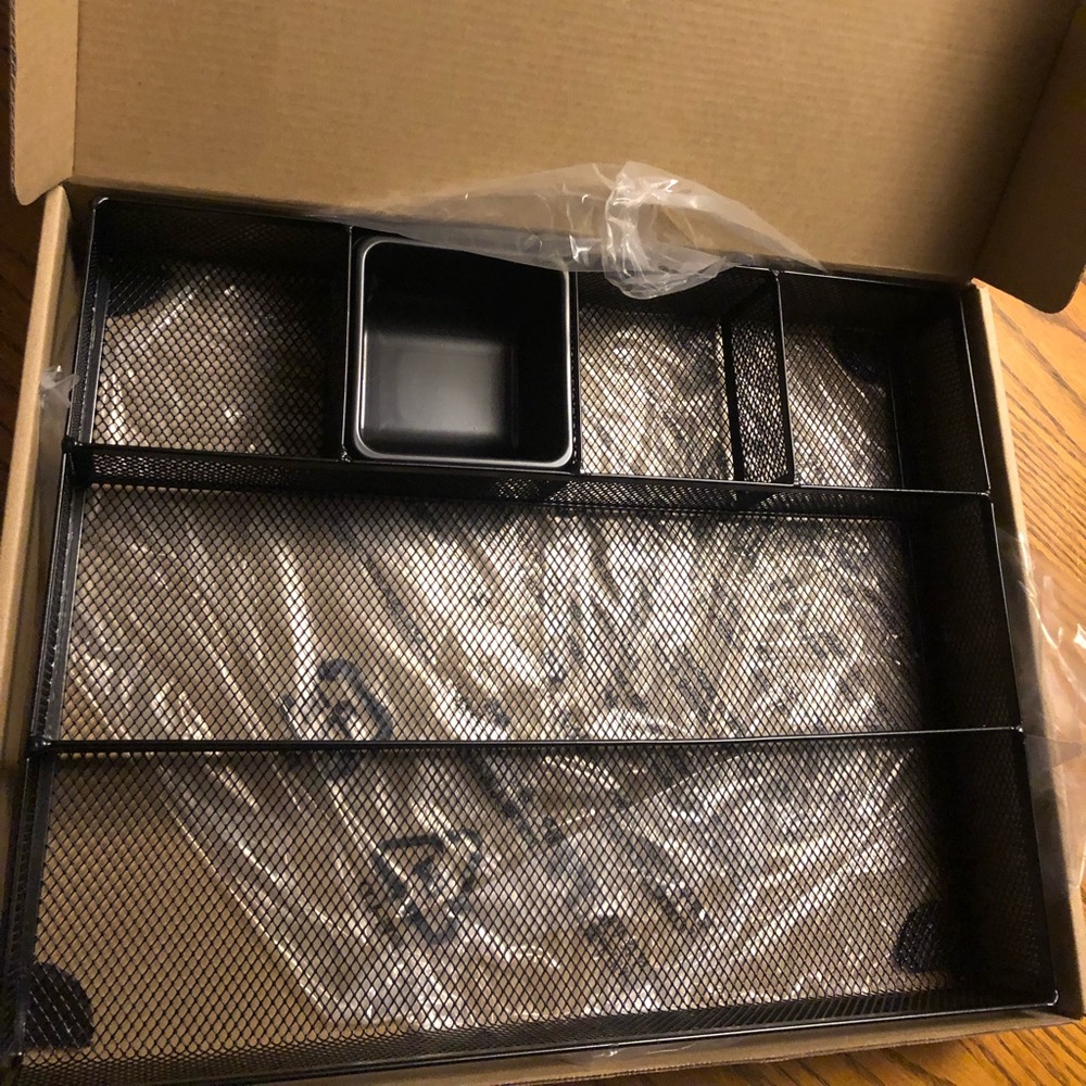 ✨BRAND NEW✨ Black Mesh Drawer Organizer